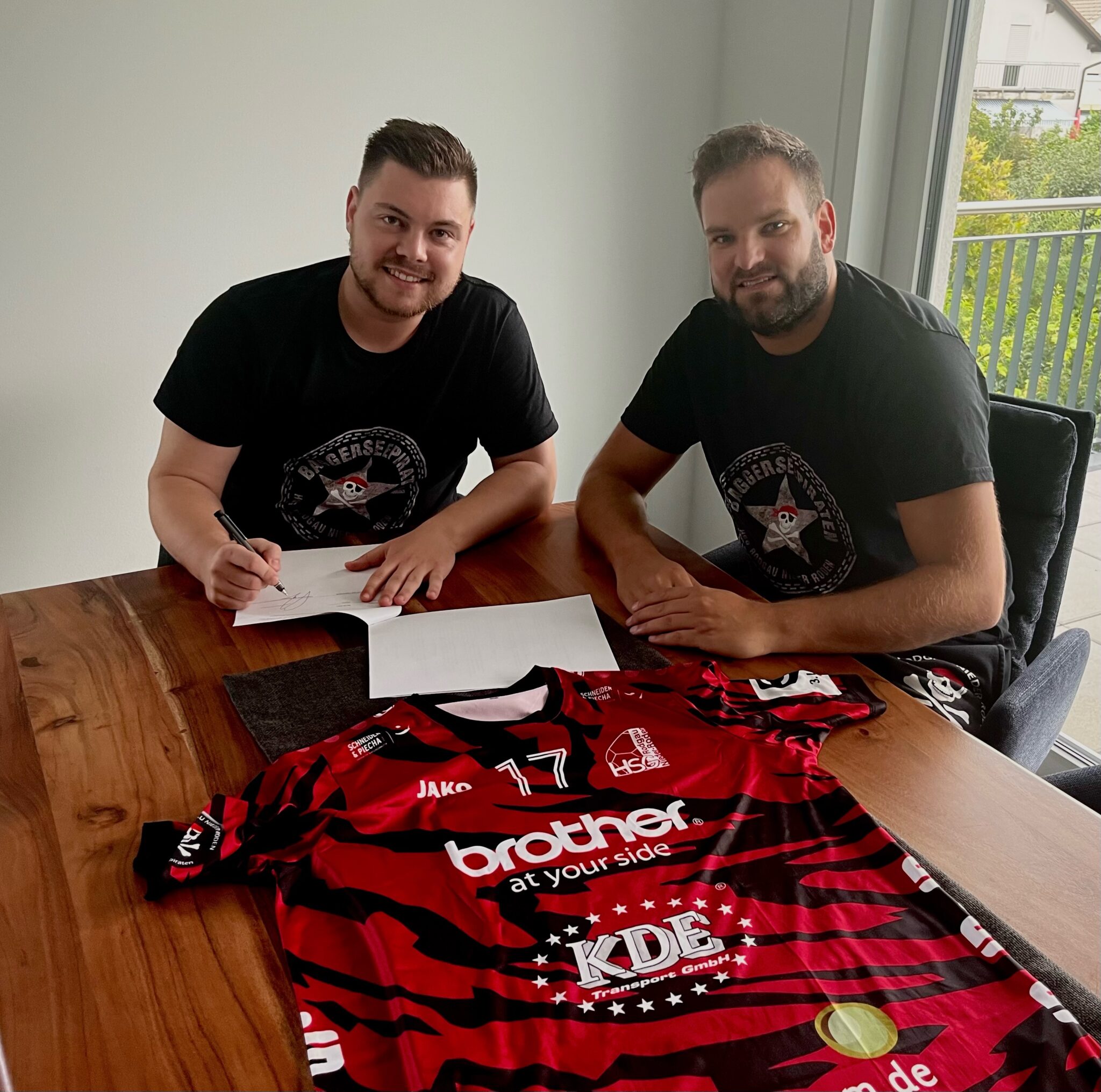 Handball 3. Liga Florian Stenger bleibt bis 2025 ein Baggerseepirat